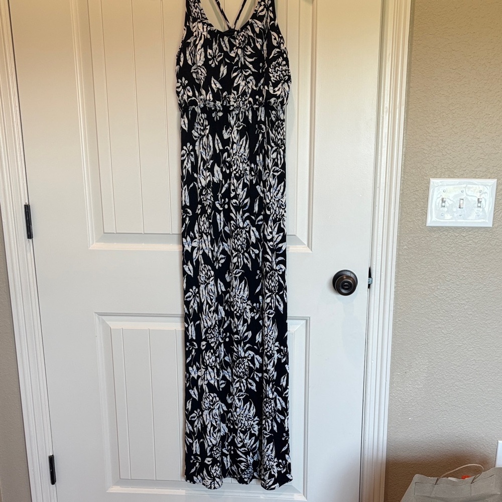 LOFT Black and White Leaf Print Maxi Dress